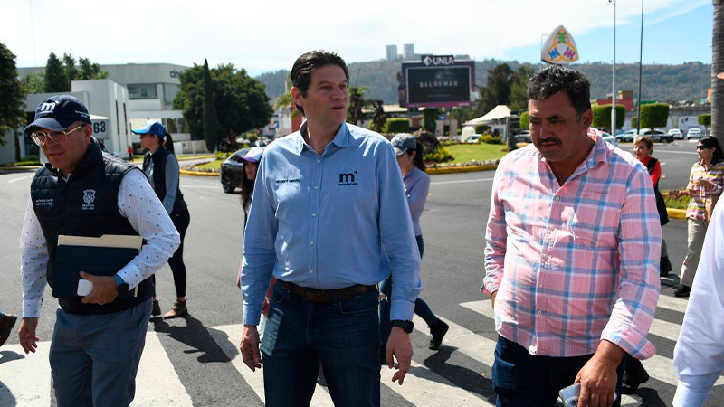 Entrega Alfonso Martínez reencarpetamiento de Av. Enrique Ramírez