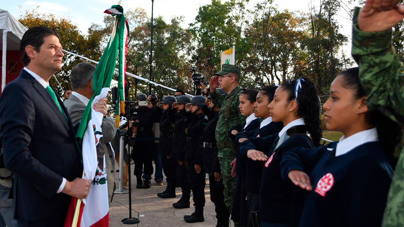 Conmemora Alfonso Martínez Día de la Bandera Mexicana 