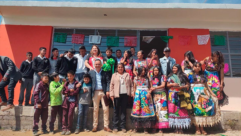 Inaugura Telebachillerato Michoacán infraestructura educativa en Paracho 