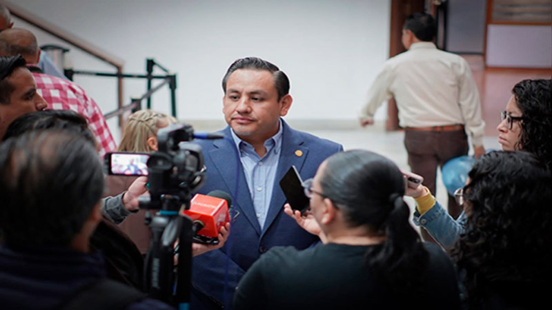 Legislativo no debe resistirse al reconocimiento de los diversos tipos de familias: Víctor Manríquez 