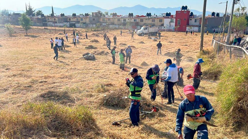 Gobierno de Morelia y vecinos realizan jornada de limpieza en Hacienda Tiníjaro 