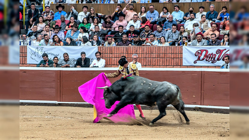 Triunfal corrida sinfónica, Joselito Adame cortó 3 orejas; Diego Silveti hizo recordar al Rey David