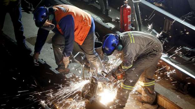 Los hombres tienen más horas de trabajo OCDE 