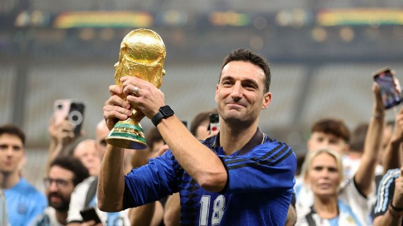 Lionel Scaloni, técnico campeón del mundo de fútbol, renueva con Argentina hasta el 2026 
