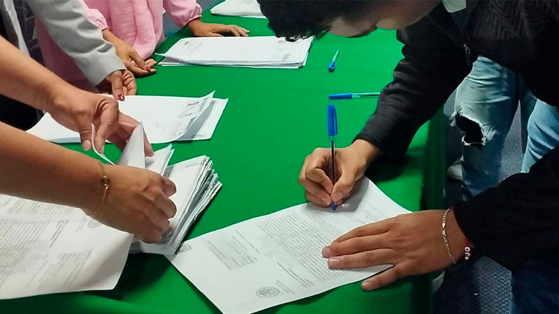 Regula Secretaría de Educación Michoacán entrega de plazas docentes temporales 