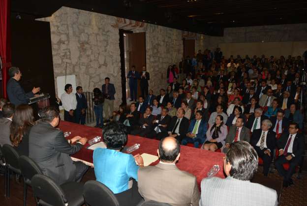 Reconocimientos, aliciente para trabajar más a favor de la educación: MSG 