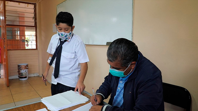 Alista SEE Michoacán reconocimiento por años de labor docente