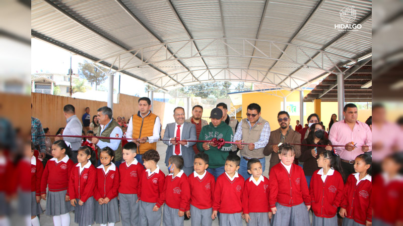 Inauguran techumbre en escuela primaria Niños Héroes en La Teja, Hidalgo, Michoacán 