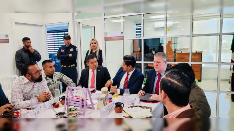 Se reúnen Presidente Municipal de Nezahualcóyotl y Fiscal Regional: Destacan baja de homicidios y robos 