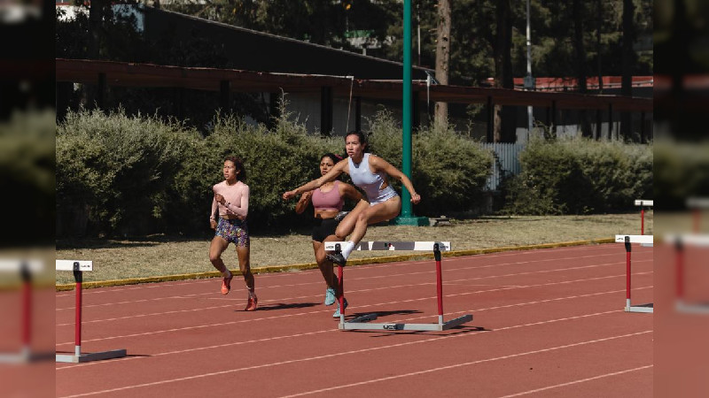 Destaca alumna de la UTM en ámbitos académico y deportivo 