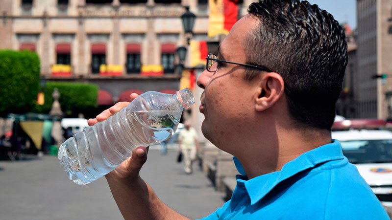 Sigue estas recomendaciones de la Secretaría de Salud Michoacán, para evitar golpe de calor 