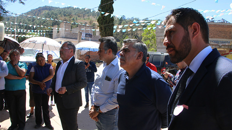 Edil de Ciudad Hidalgo, Michoacán entrega 240 despensas en la localidad El Porvenir 