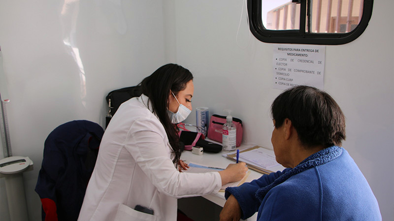Dan atención a más de más de 200 personas en la tenencia de Agostitlán, ubicada en Ciudad Hidalgo, Michoacán