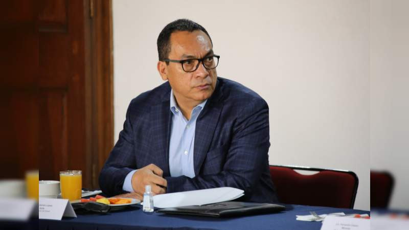 Fiscal de Michoacán pide mejorar condiciones laborales para el personal de procuración de justicia 