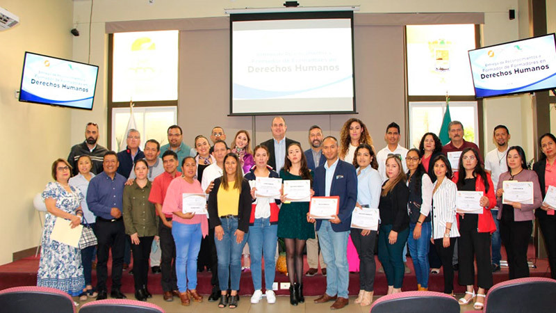 Capacitan a personal del Cecytem para formar con perspectiva en derechos humanos 