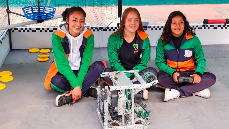 Alumnas del Cecytem, plantel 24 Lagunillas, ganan terreno en la robótica 