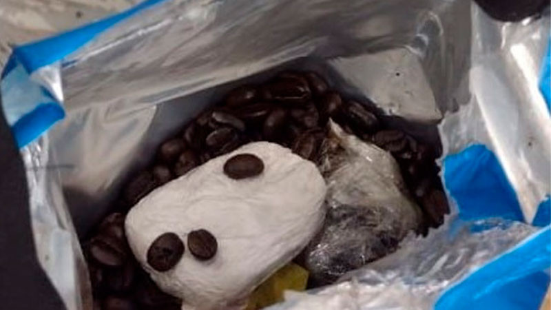 Interceptan droga escondida entre granos de café y una bocina, en 2 estados 