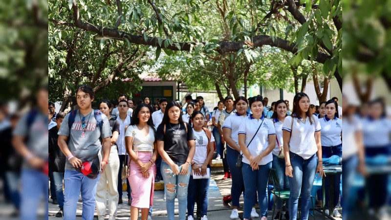  Orientó ExpoUniversidades a mil 200 jóvenes de Tierra Caliente: IEMSySEM