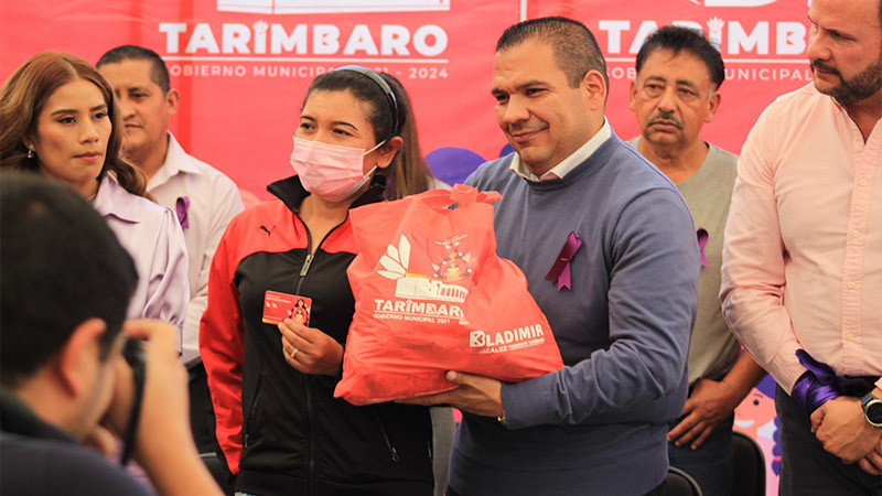 Inicia Bladimir González programa Unidos con las Jefas de Familia en Tarímbaro 