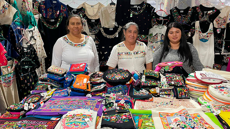 Bordadoras de historias: el arte que sostiene a más de 100 mujeres de Tzintzuntan