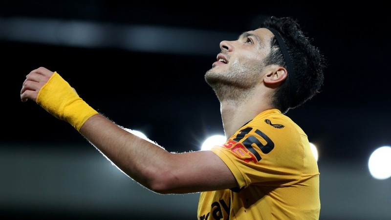 Raúl Jiménez suma un año sin anotar en la Premier League 