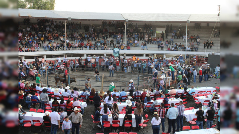Celebra Tarímbaro con Jaripeo y Baile con Causa 