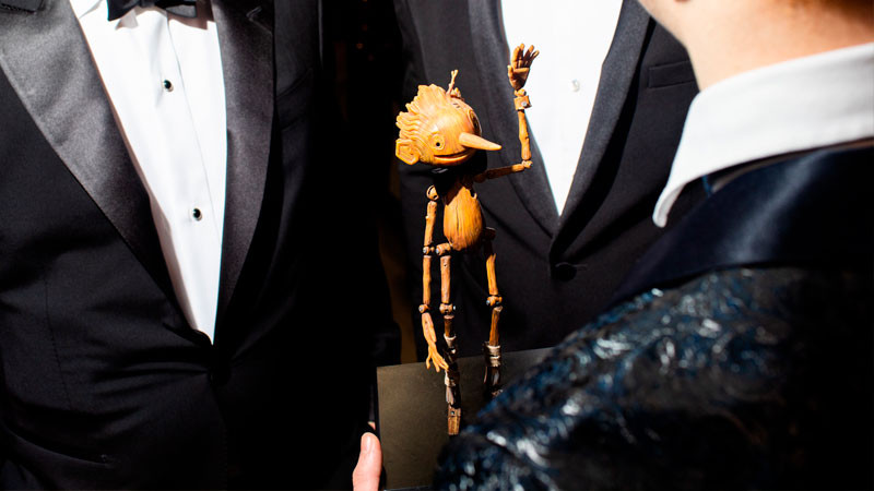 AMLO felicita a Guillermo del Toro por su triunfo en los Oscar 