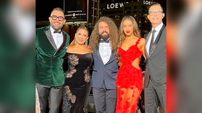 Critican a conductores de TV Azteca por no dejar hablar al influencer invitado a los premios Oscar 2023 Javier Ibarreche 