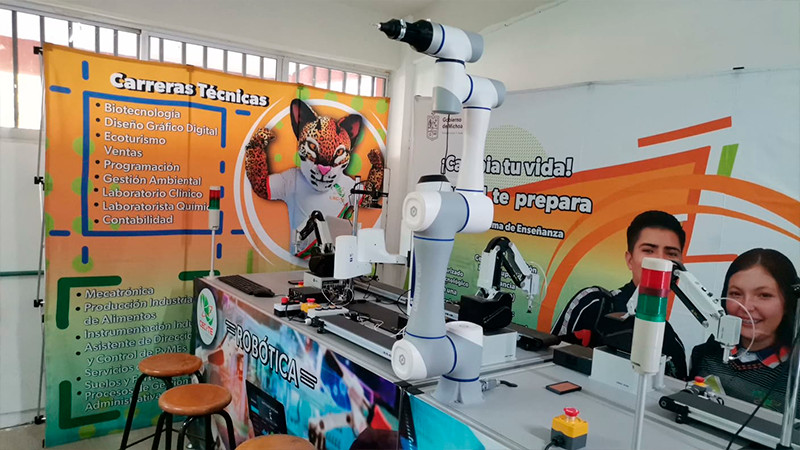 Inaugura Cecytem segundo laboratorio de robótica industrial en Lázaro Cárdenas  