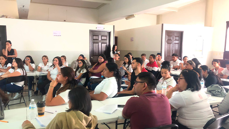 Capacita Bienestar a talleristas en inclusión y equidad de género en Sahuayo, Michoacán 
