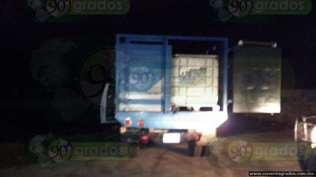 Aseguran camionetas con 4 mil litros de combustible, en Tarímbaro - Foto 0 