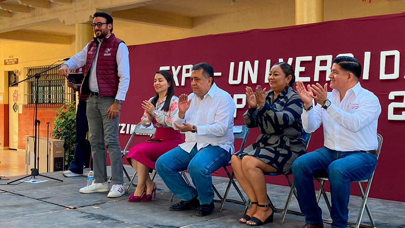 Orientó ExpoUniversidades a más mil 300 jóvenes de Apatzingán 