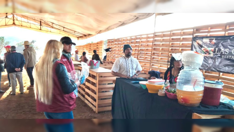 Instala SSM filtros sanitarios por la K'uínchekua, en Tzintzuntzan 