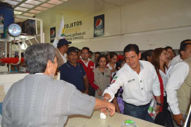 Visitan candidatos del PRI en mercado San Juan de Morelia - Foto 2 