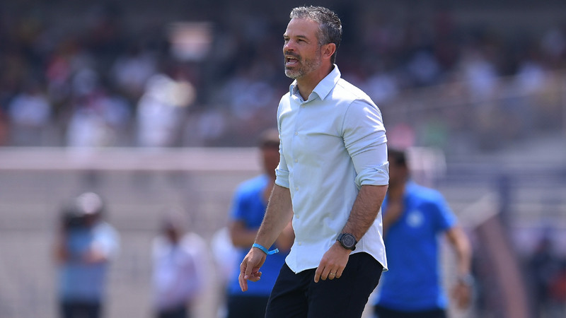 Destituyen a Rafael Puente Jr. como entrenador de los Pumas 