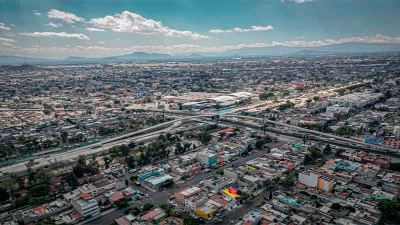 Claudia Sheinbaum inaugura 'el puente de las adelitas' 