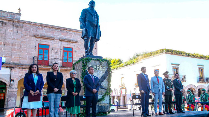Encabeza Torres Piña conmemoración del Natalicio de Benito Juárez