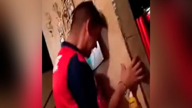 Aficionado de Chivas llora tras goleada del América y lo viralizan 