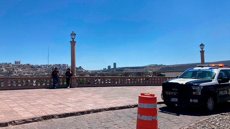 Hombre muere al caer del mirador de Los Arcos en Querétaro  