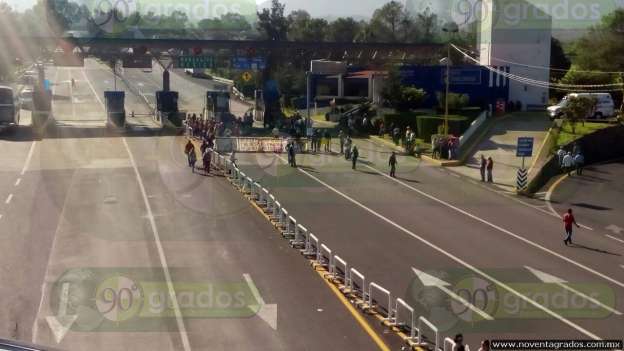 Toma CNTE casetas en autopistas de Michoacán - Foto 0 
