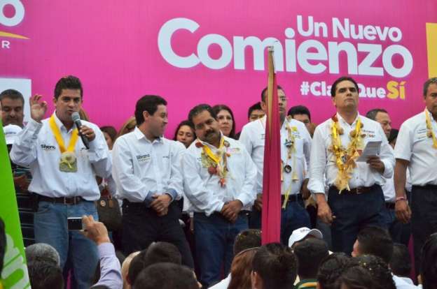Connotados panistas y priistas manifiestan respaldo a Silvano Aureoles en Quiroga, Michoacán - Foto 0 