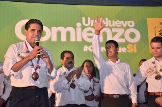 Connotados panistas y priistas manifiestan respaldo a Silvano Aureoles en Quiroga, Michoacán - Foto 1 