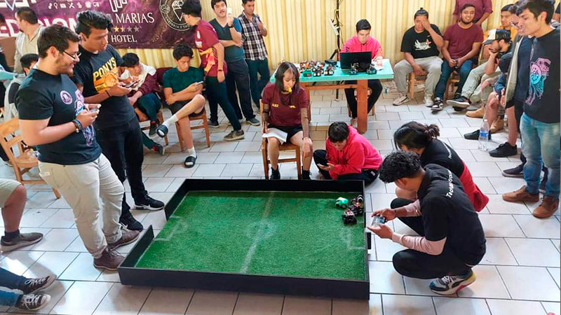 Arrasan alumnos del Cecytem en torneo internacional de robótica  