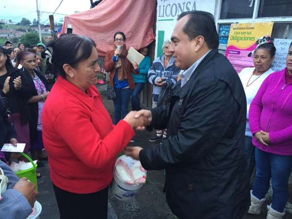 Entregan nuevas tarjetas a beneficiarios Liconsa de Morelia y Santa Ana Maya  - Foto 0 