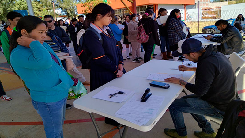 Beneficiados con beca Benito Juárez, 99% de alumnos del Cecytem