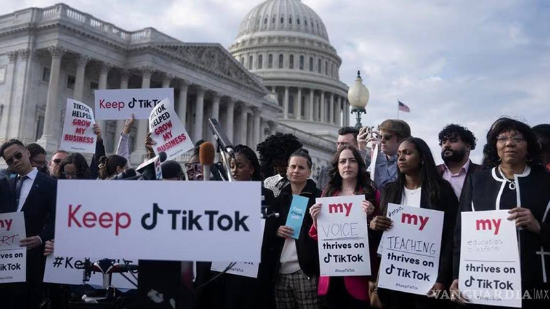 Tiktokers se manifiestan en el Capitolio ante posible veto a la App 