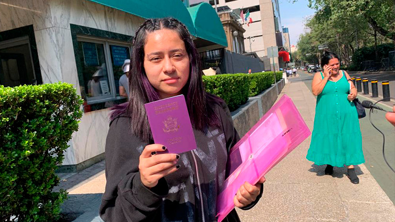 Renuevan pasaporte a hermana de Ana Fernanda Basaldua, la soldado hallada muerta en Texas  