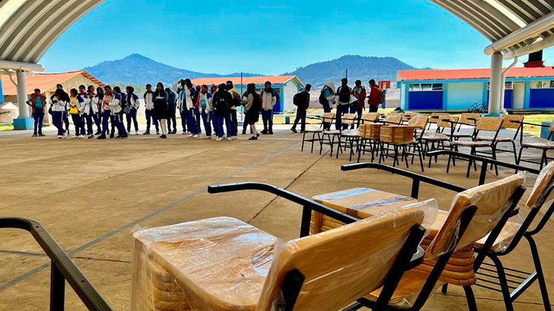 Mejora Cobaem condiciones del plantel Arantepacua