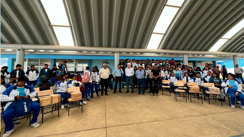 Mejora Cobaem condiciones del plantel Arantepacua