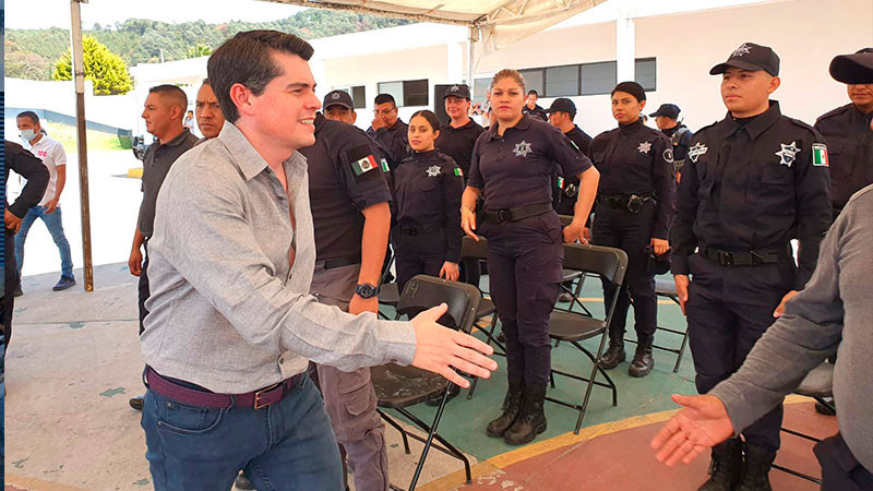 Reconoce Toño Ixtláhuac a Ángeles del Camino por el servicio que prestan en carreteras del municipio  